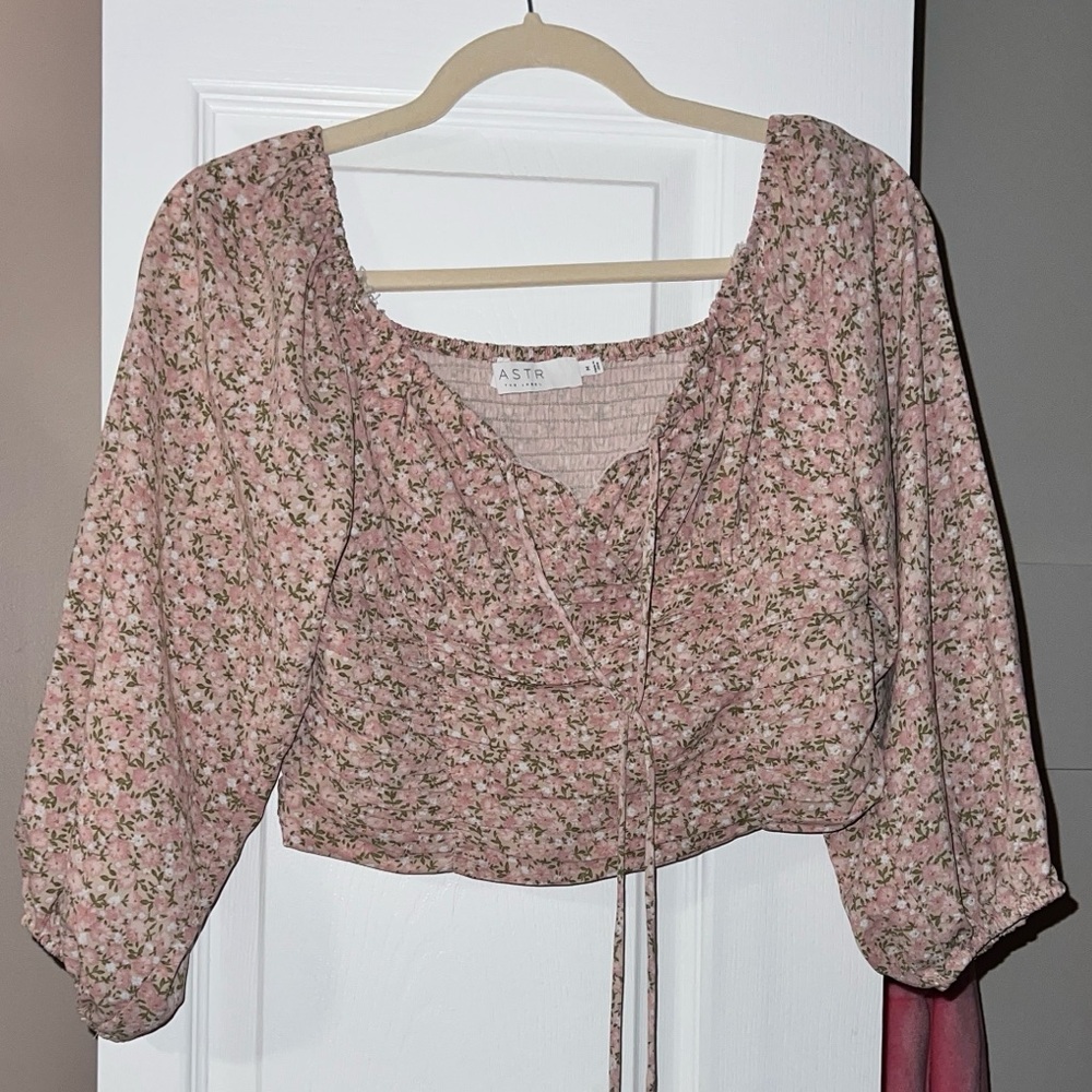 ASTR Pink Floral 3/4 Sleeve Top